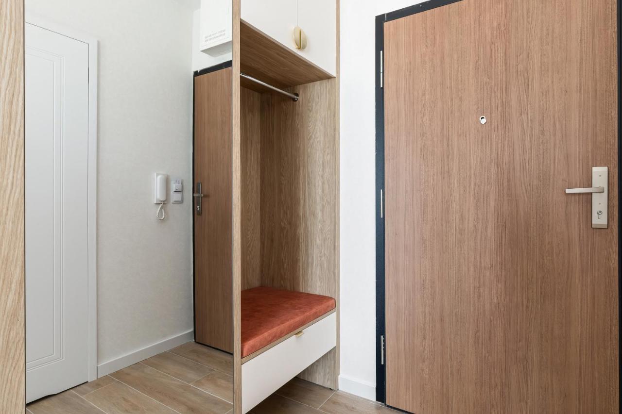 Rent Like - Bel Mare F324